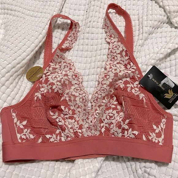 NWT- Wacoal - 32. Convertible Bra - Picture 1 of 6
